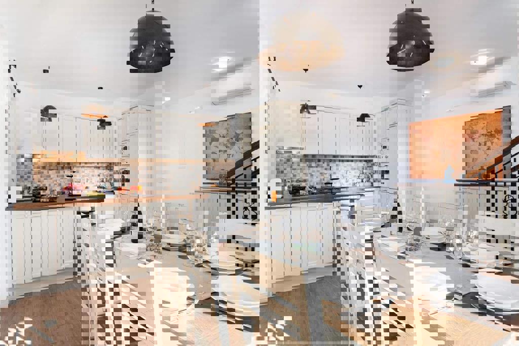 Samostojna hiša s bazenom - pogled na morje